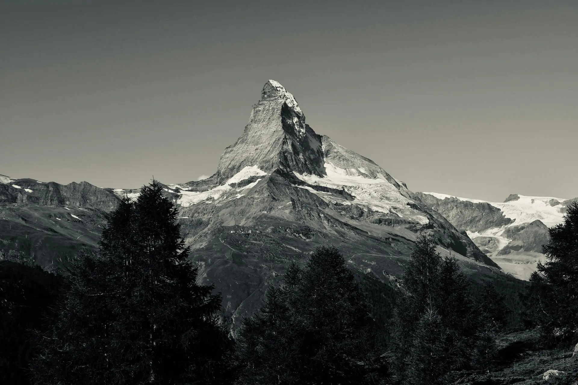 Europe Snow Report May 9: Matterhorn Ski Paradise Impresses